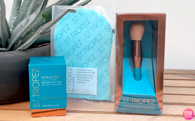 St Tropez Self Tanning Express Face Sunlit Skin with Contour Brush 1